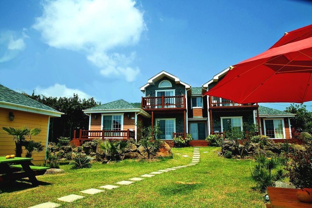Jubilee Chalet Seogwipo Esterno foto