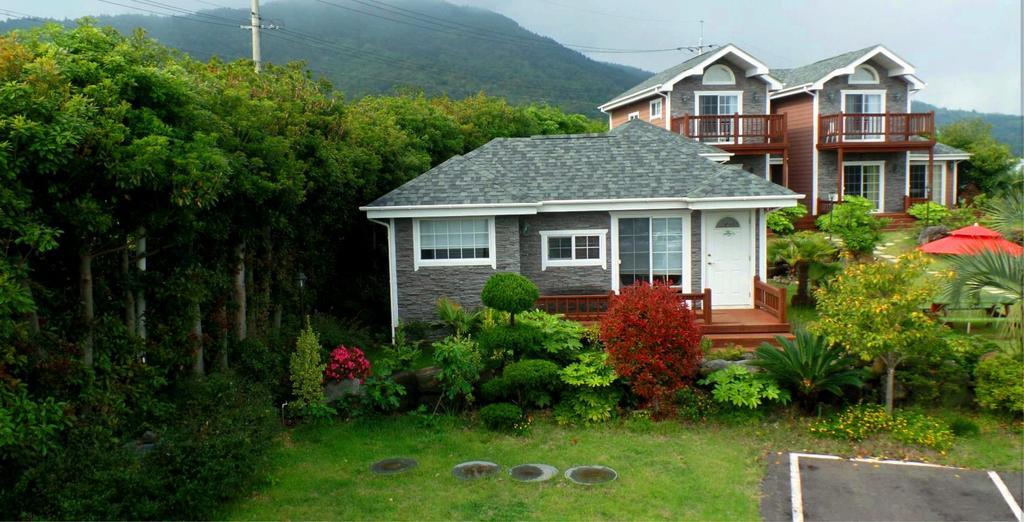 Jubilee Chalet Seogwipo Esterno foto