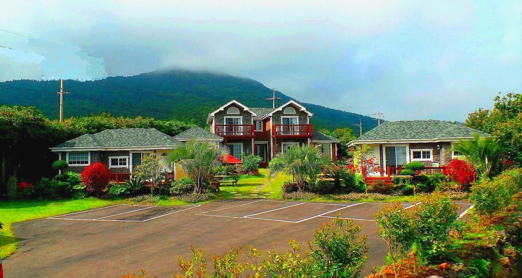 Jubilee Chalet Seogwipo Esterno foto